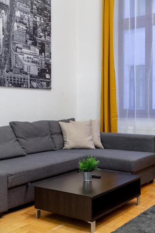 Downtown Home In The Gozsdu Garden Budapesta Exterior foto