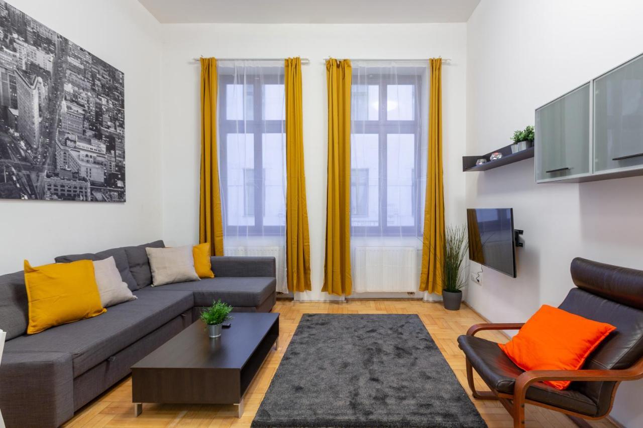 Downtown Home In The Gozsdu Garden Budapesta Exterior foto